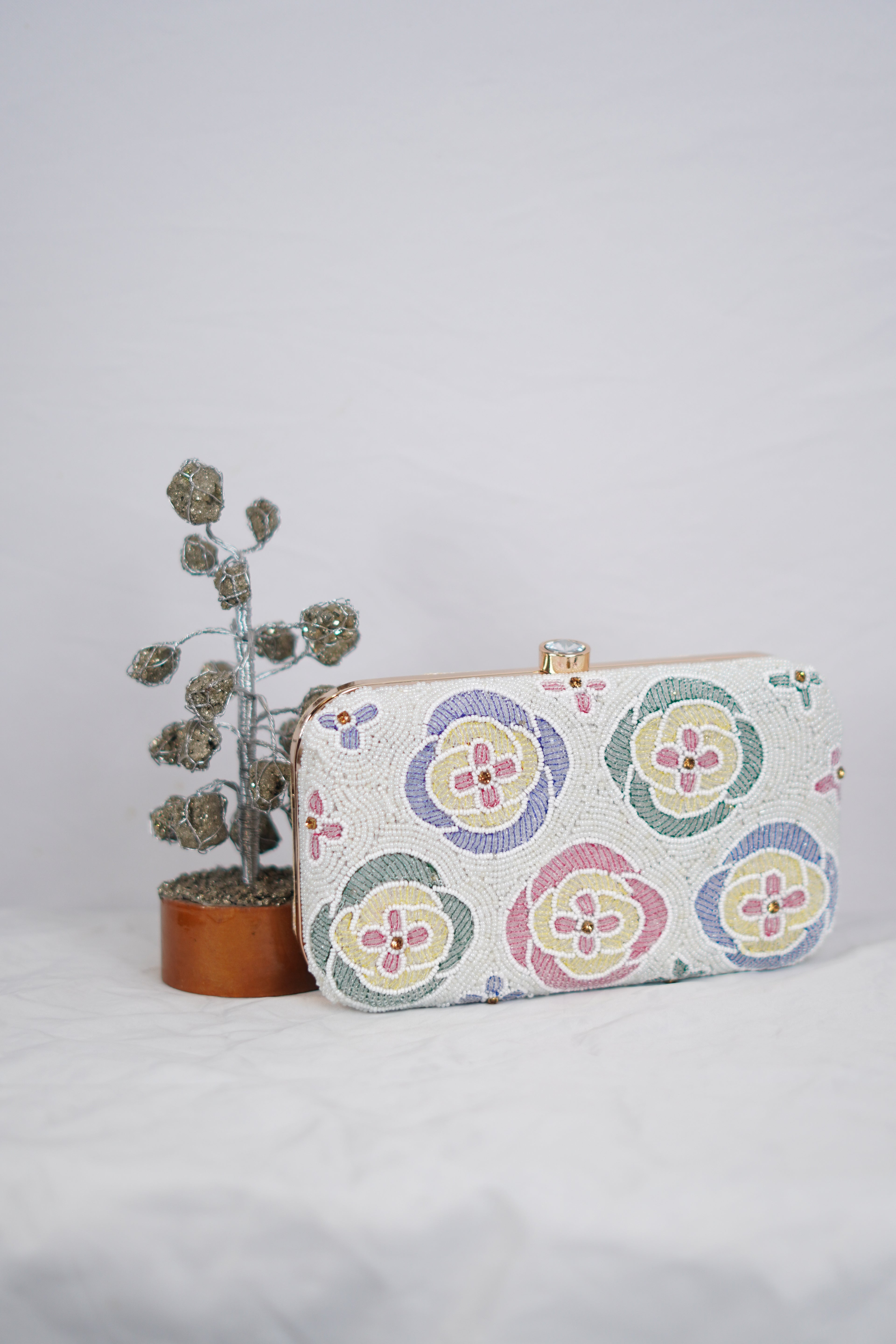 Pearl Clutch