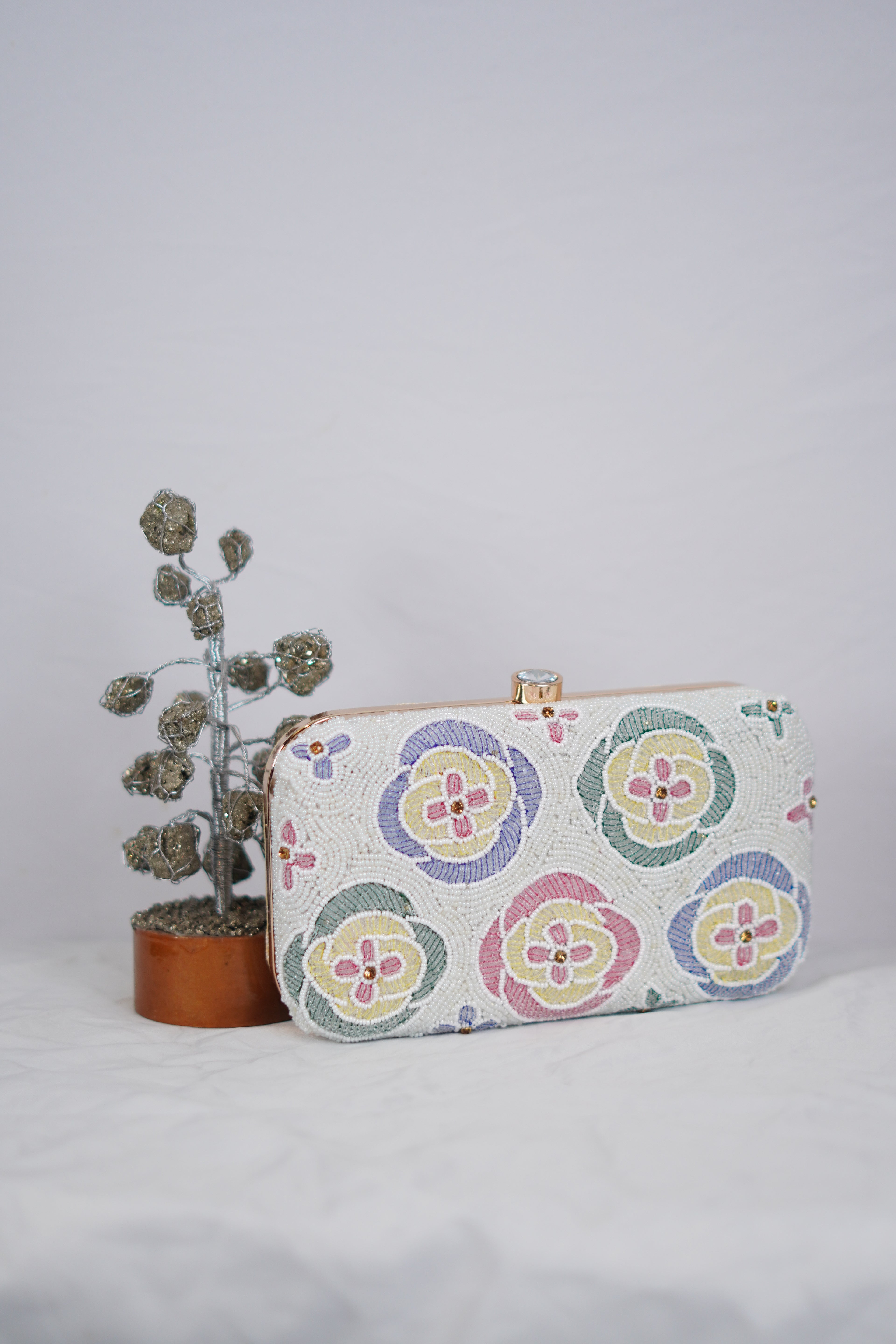 Pearl Clutch