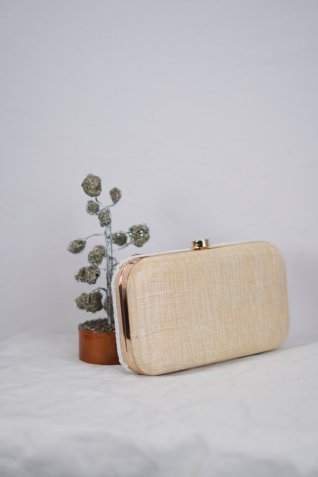 Pearl Clutch