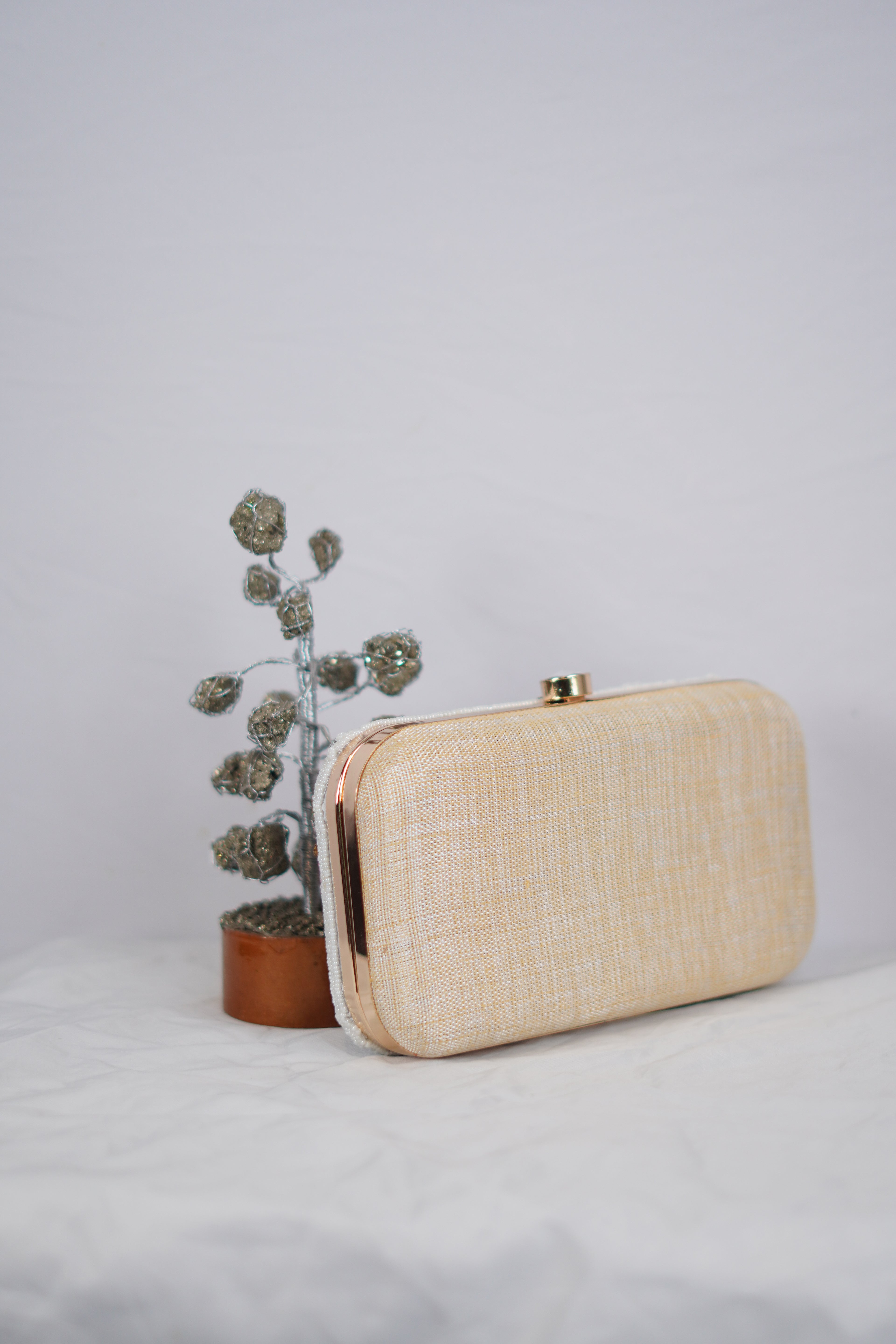 Pearl Clutch