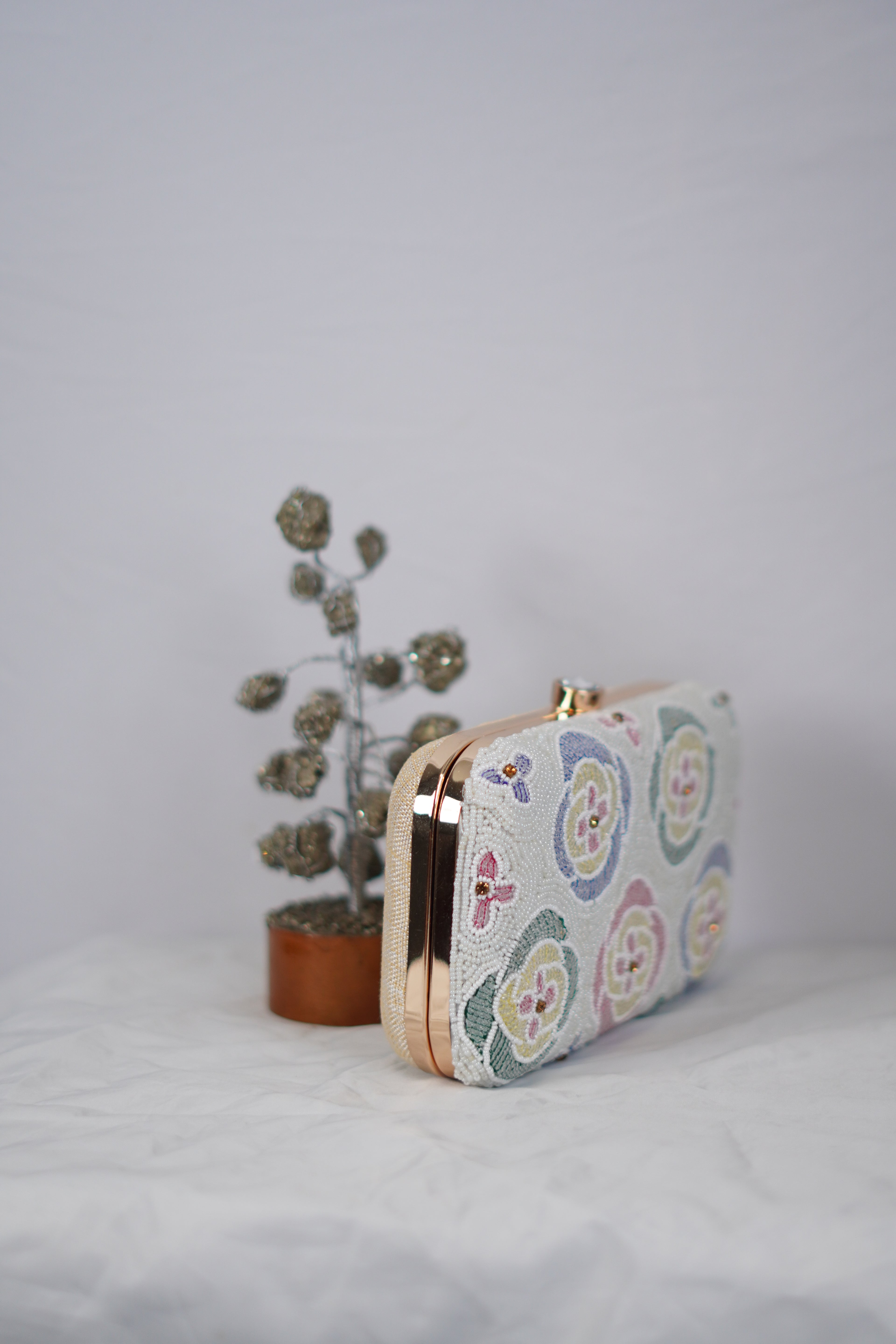 Pearl Clutch