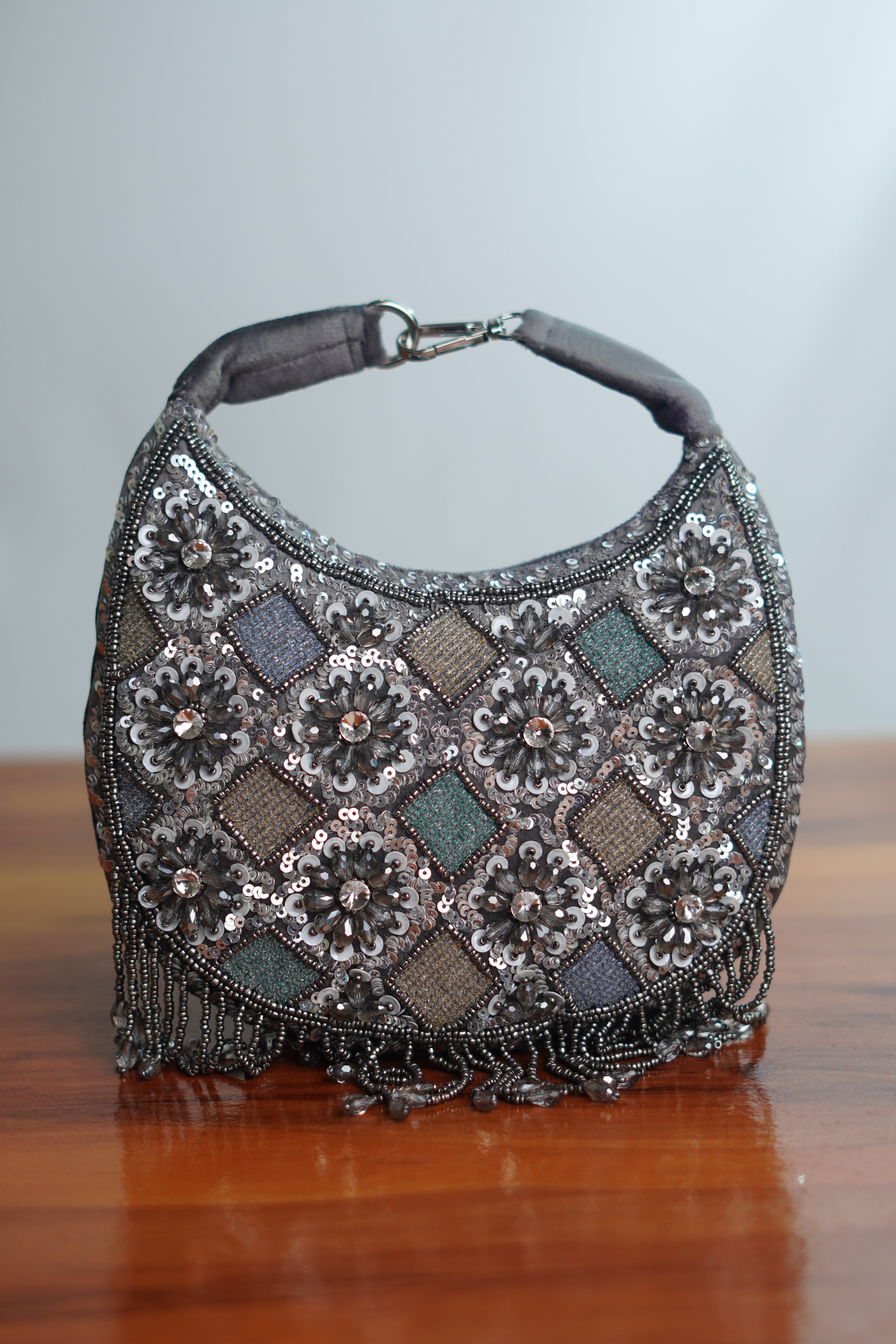 Beaded bag, grey