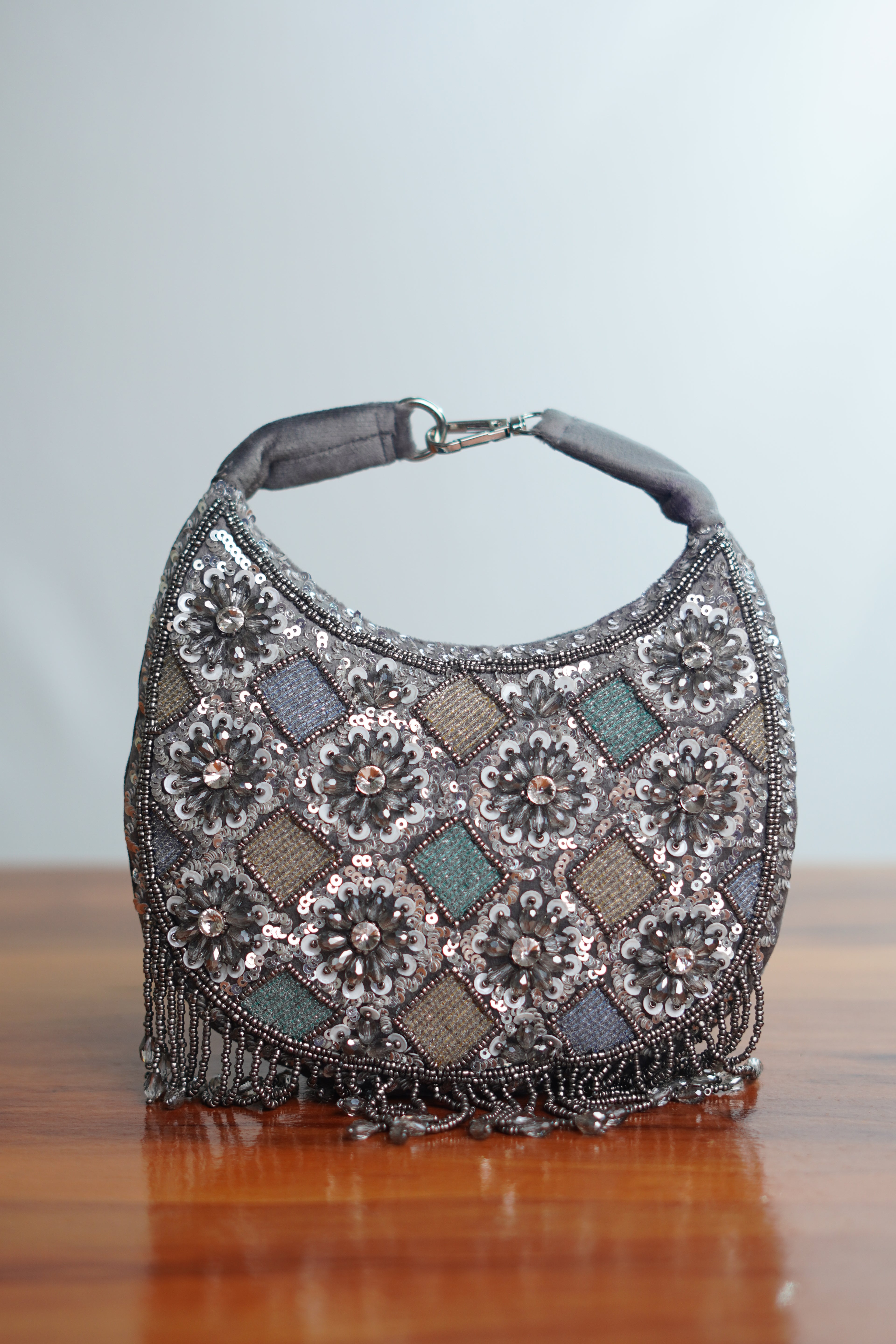 Beaded bag, grey