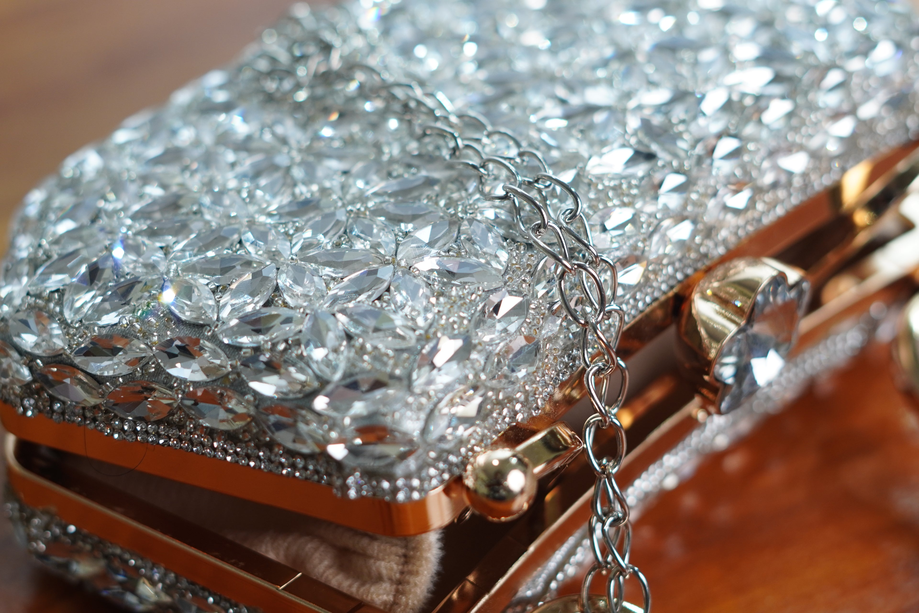 Crystal studed clutch, silver
