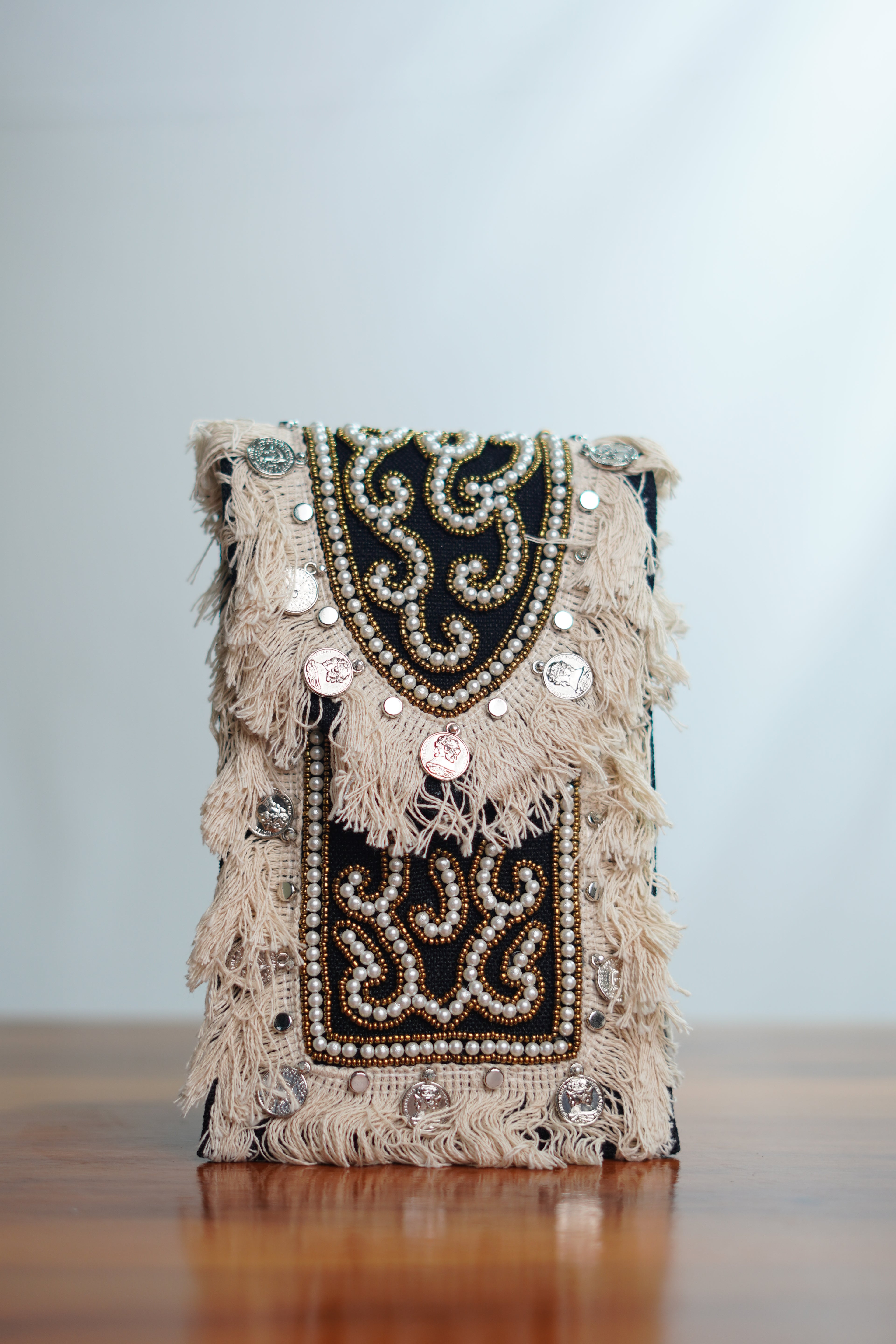 Saree clip mobile pouch with tassels, black