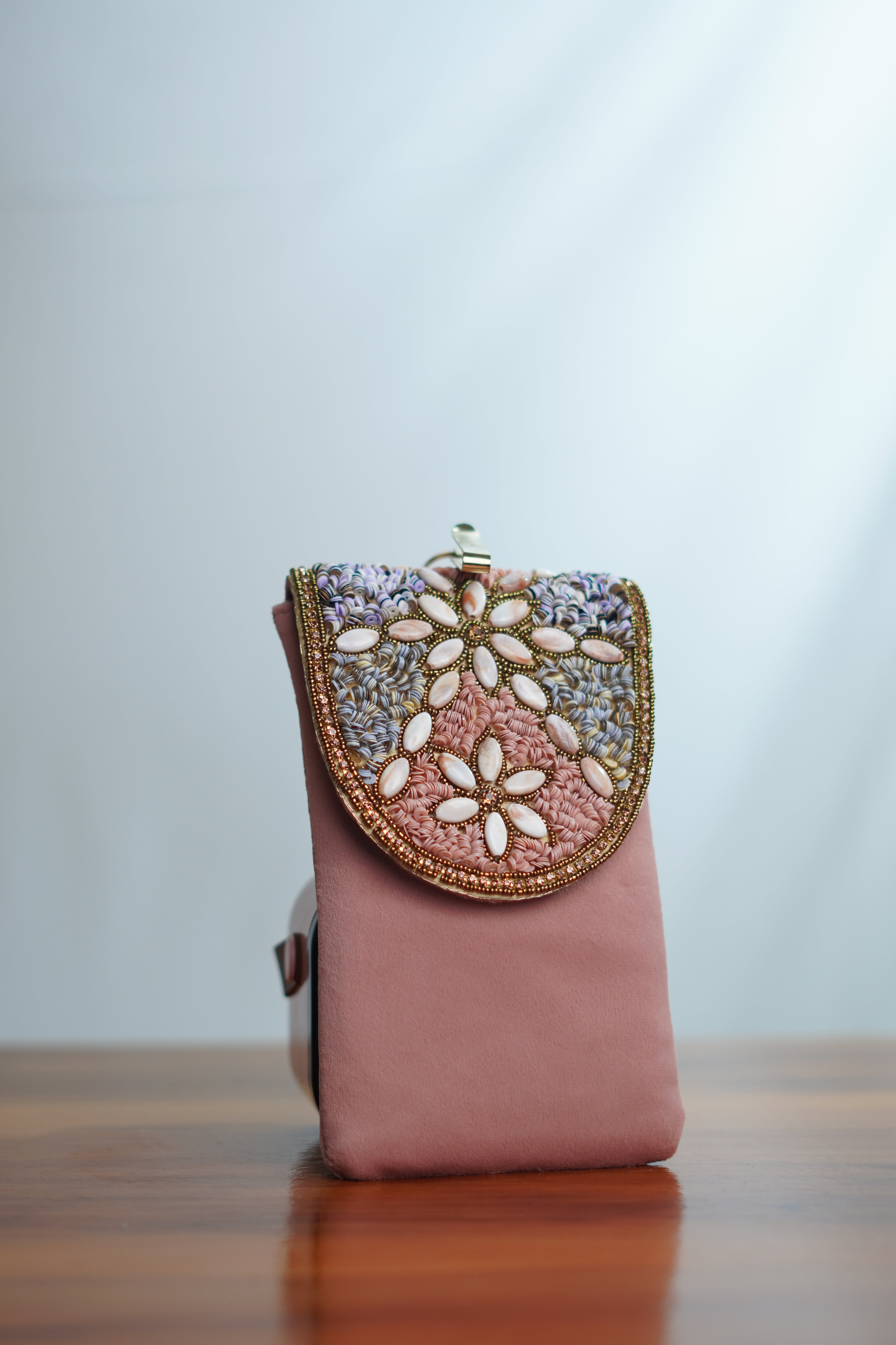 Embellished Saree clip mobile pouch, pink