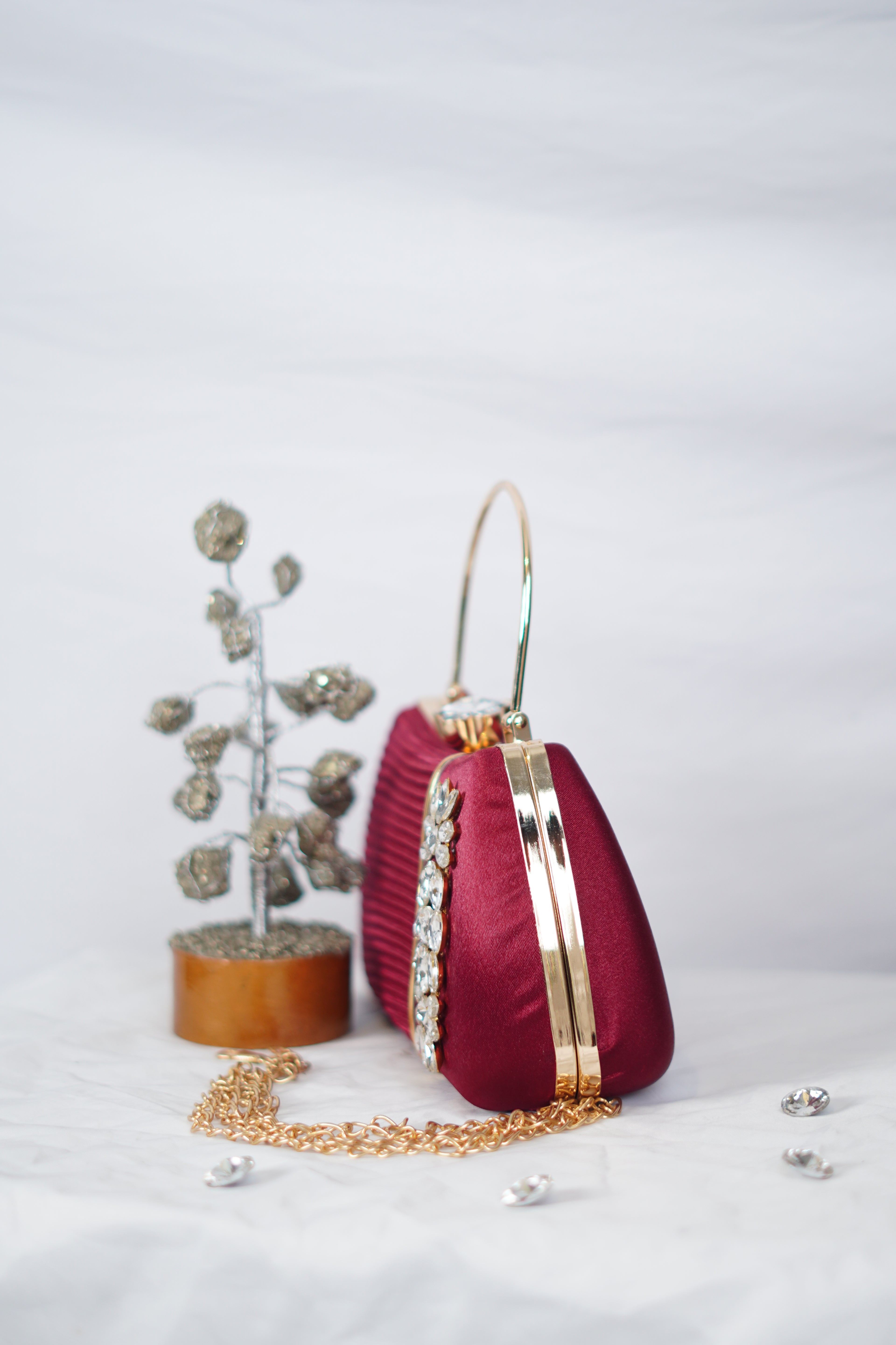 Red Kundan Work Clutch
